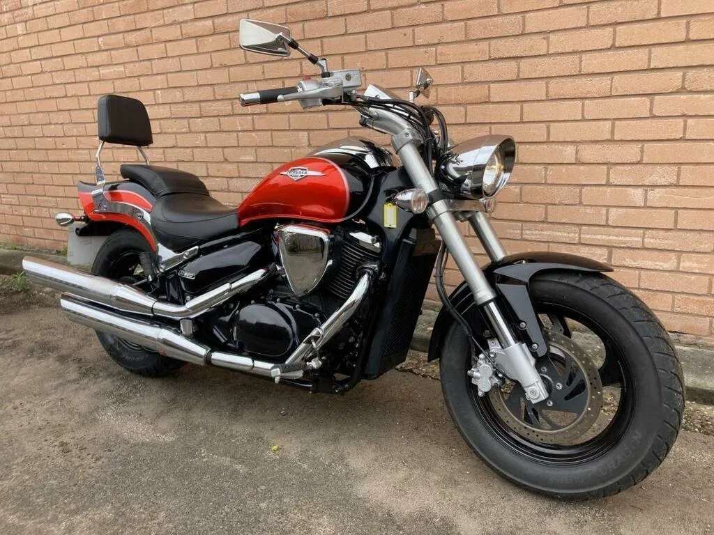 Suzuki Intruder C800