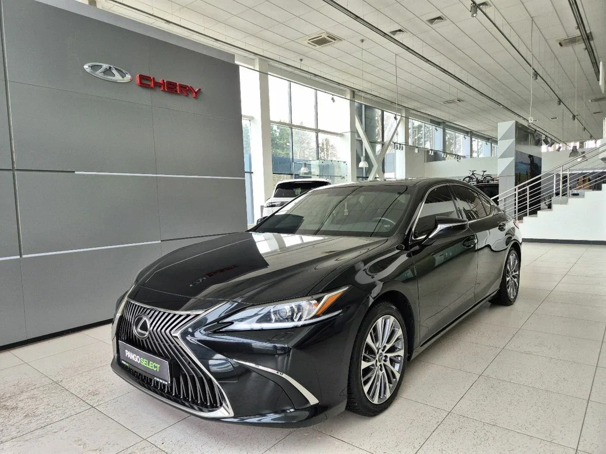 Lexus ES VII