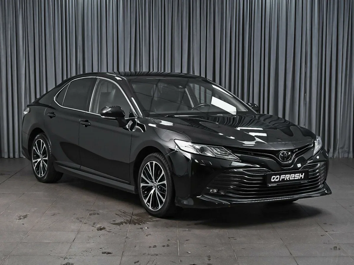 Toyota Camry VIII (XV70)