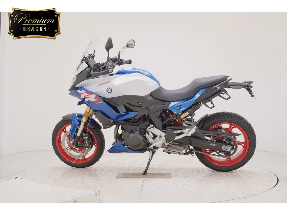 BMW F 900 XR