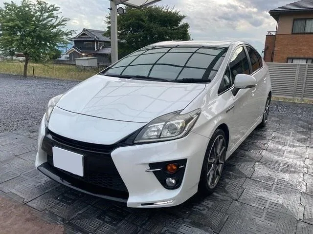 Toyota Prius III Рестайлинг (XW30)