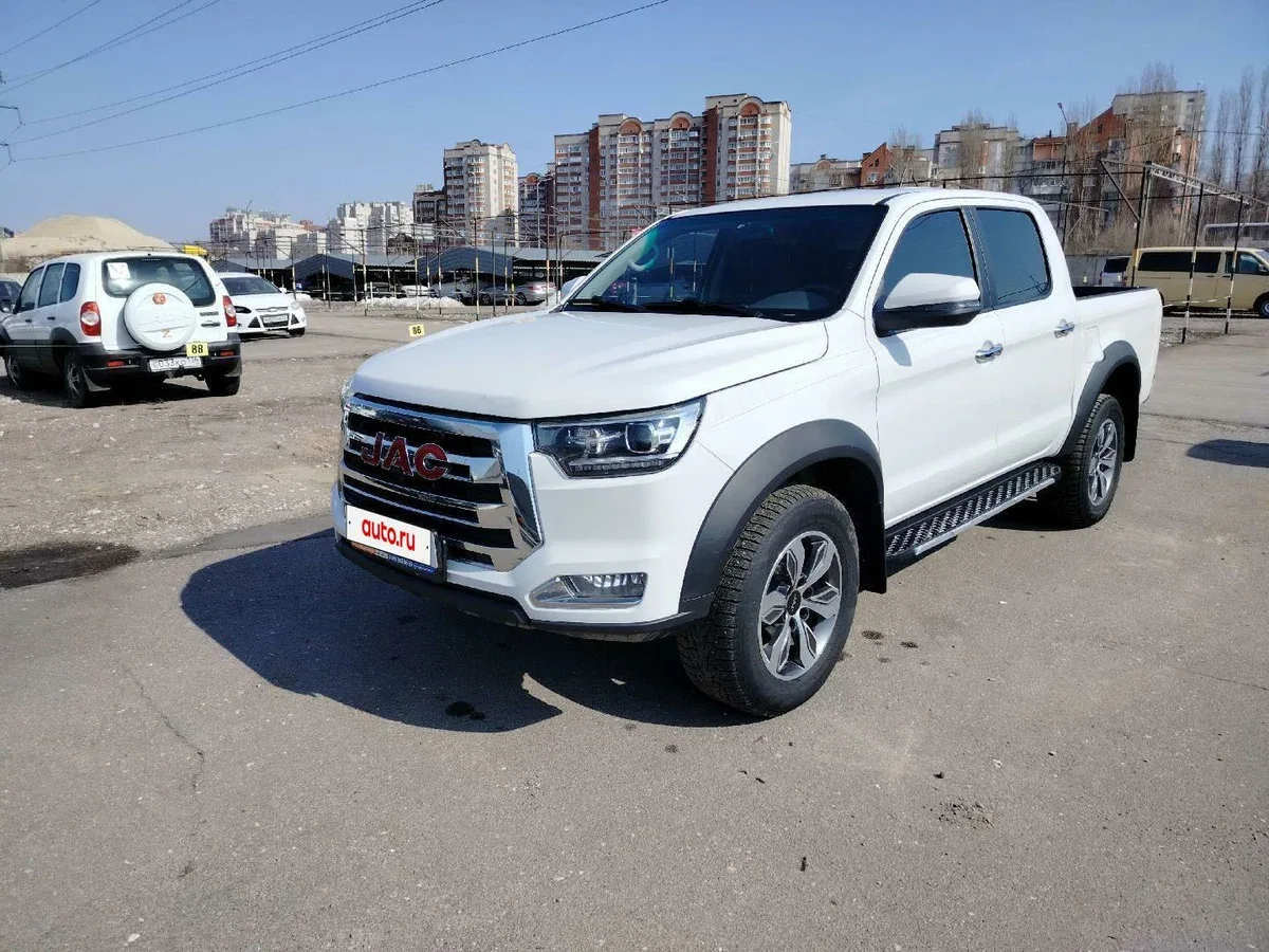 JAC T8