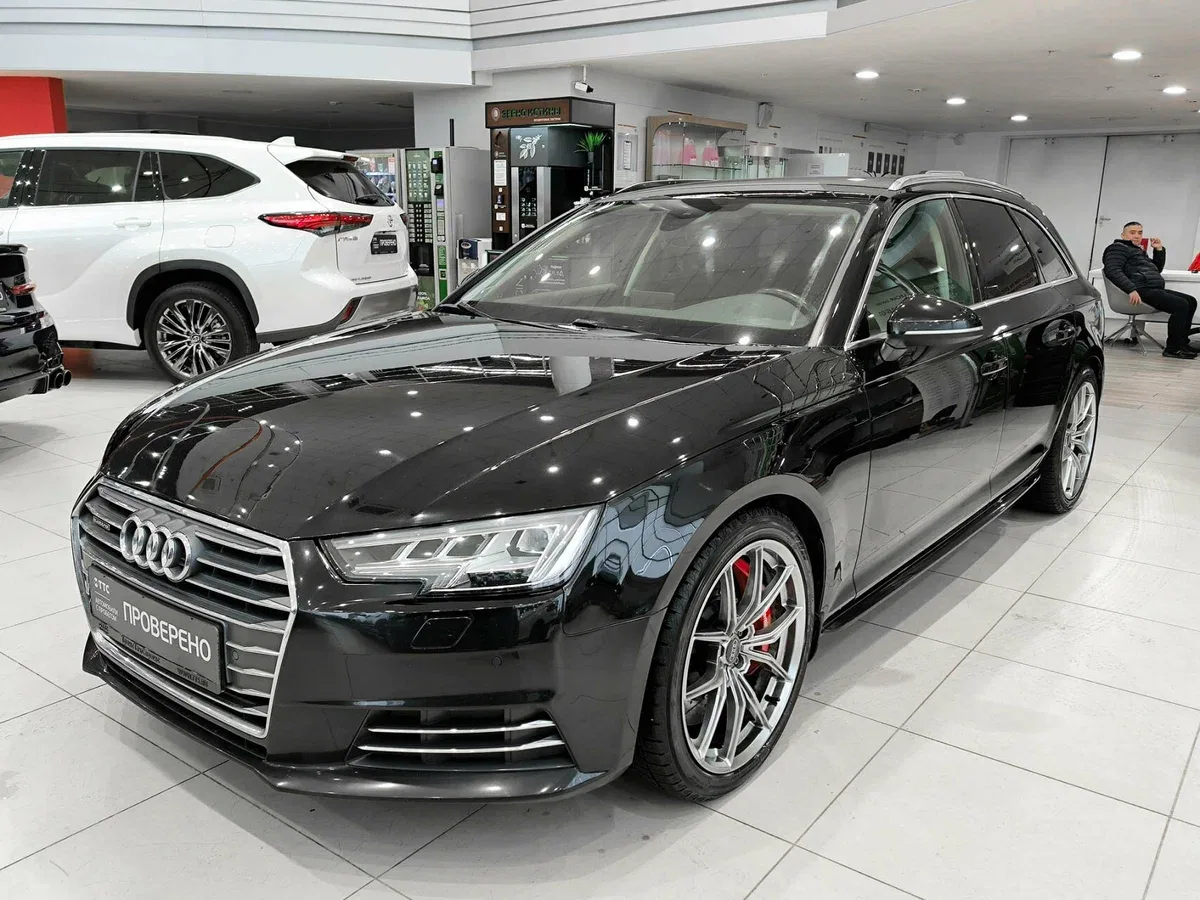 Audi A4 V (B9)