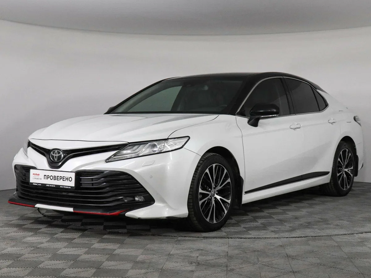 Toyota Camry VIII (XV70)