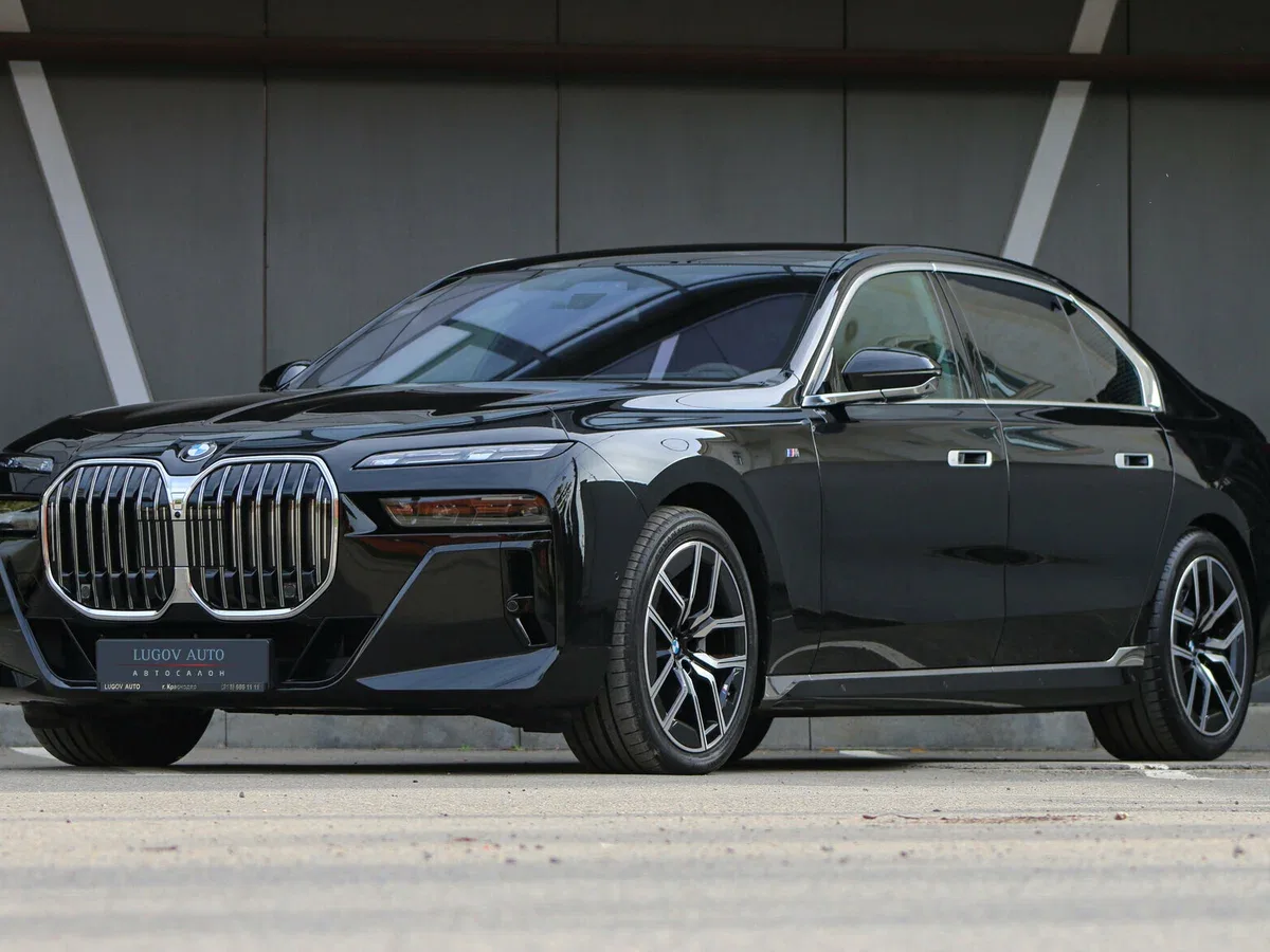 BMW 7 серии VII (G70)