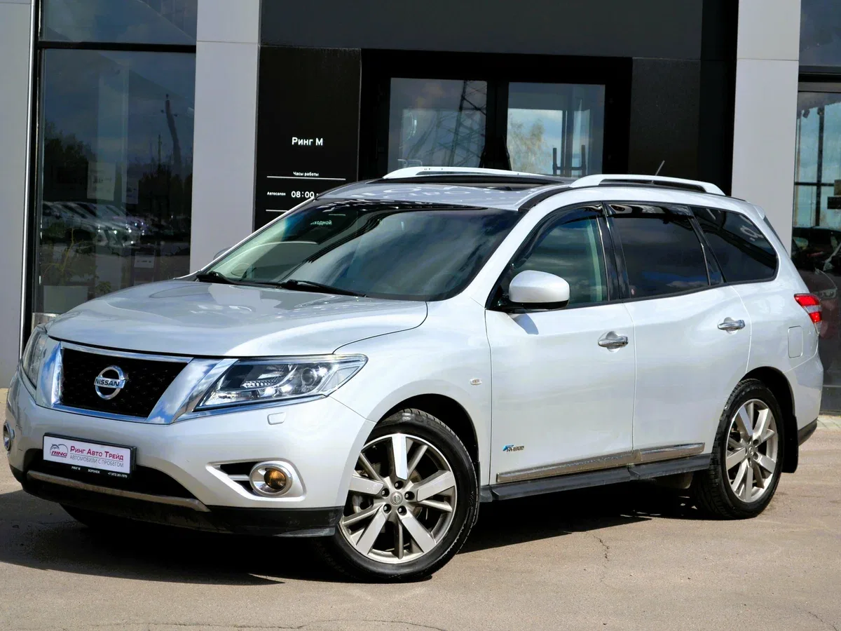 Nissan Pathfinder IV