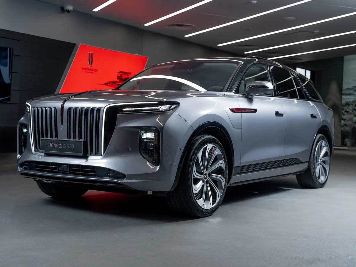 Hongqi E-HS9