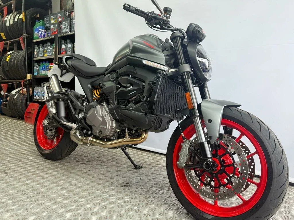 Ducati Monster 937