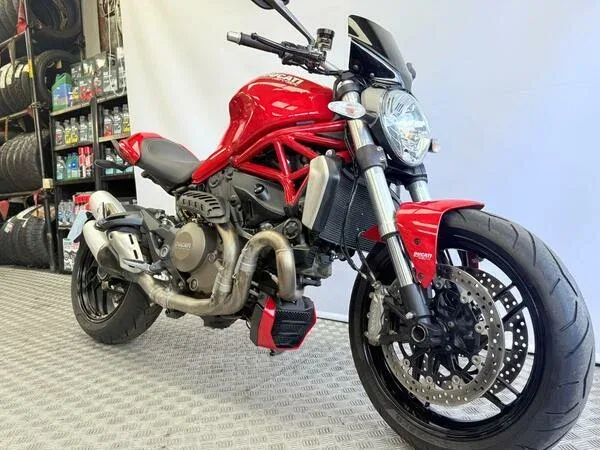 Ducati Monster 1200