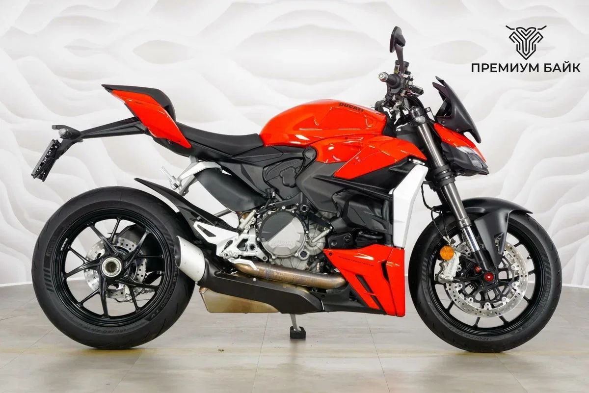 Ducati Streetfighter V2
