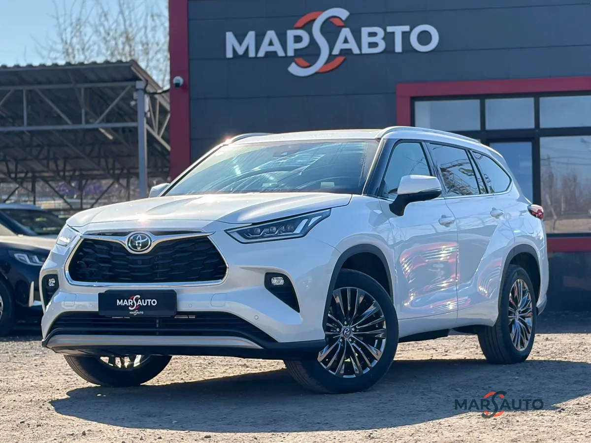 Toyota Highlander IV (U70)