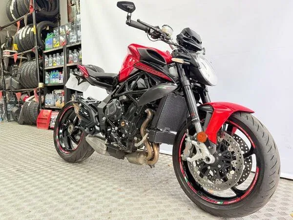 MV Agusta Brutale 800