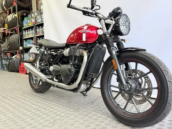 Triumph Street Twin