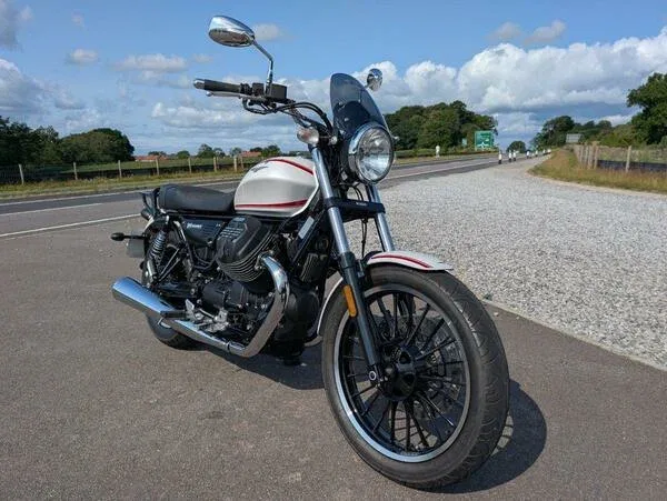 Moto Guzzi V 9