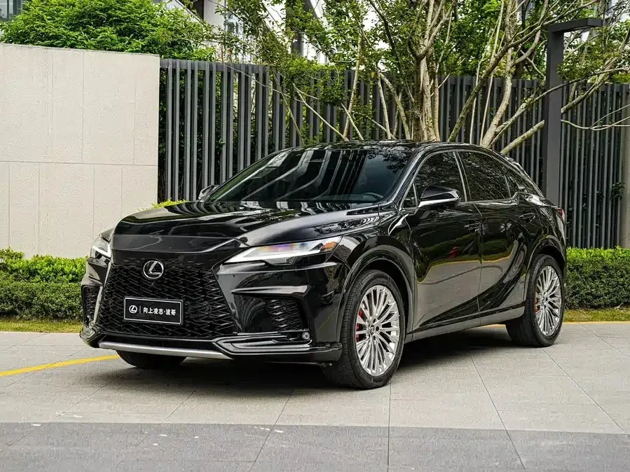 Lexus RX V
