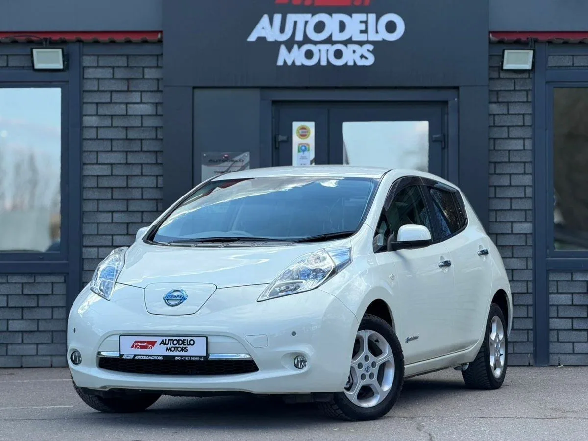 Nissan Leaf I (ZE0/AZE0)