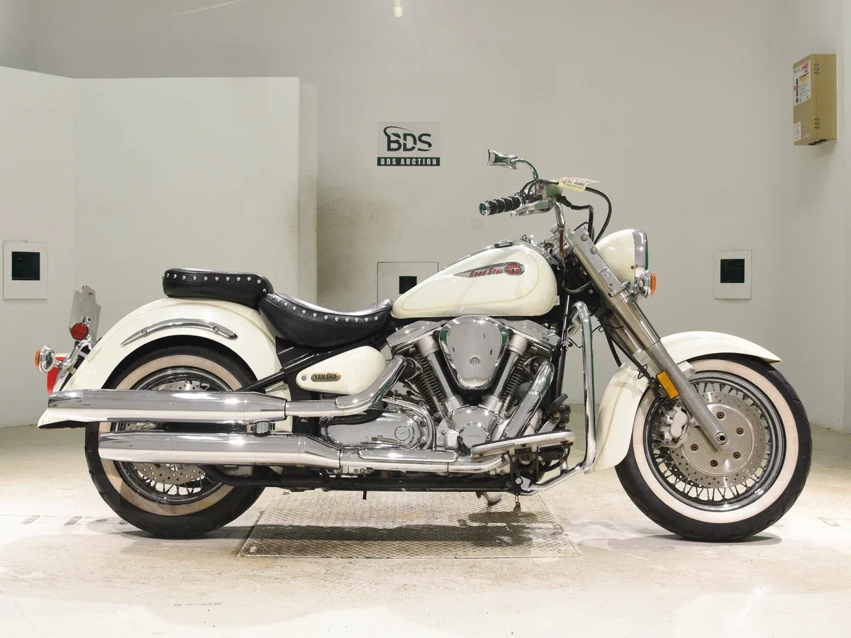 Yamaha XV 1600 Road Star