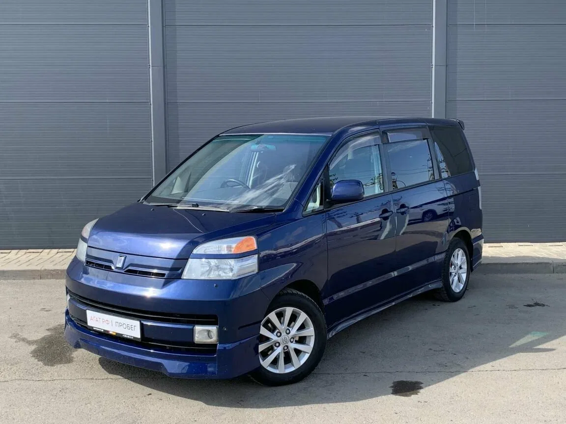 Toyota Voxy I (R60)