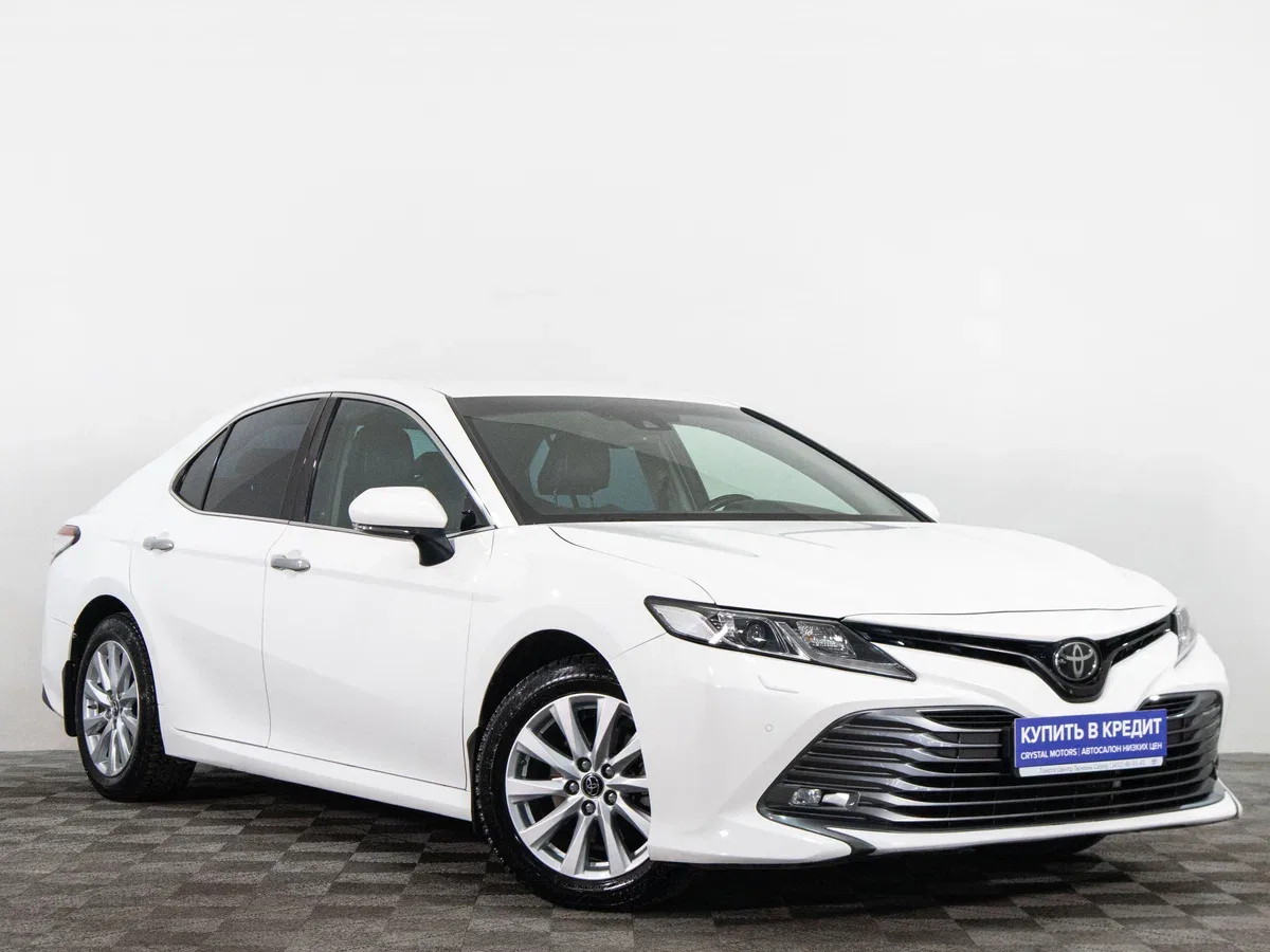 Toyota Camry VIII (XV70)