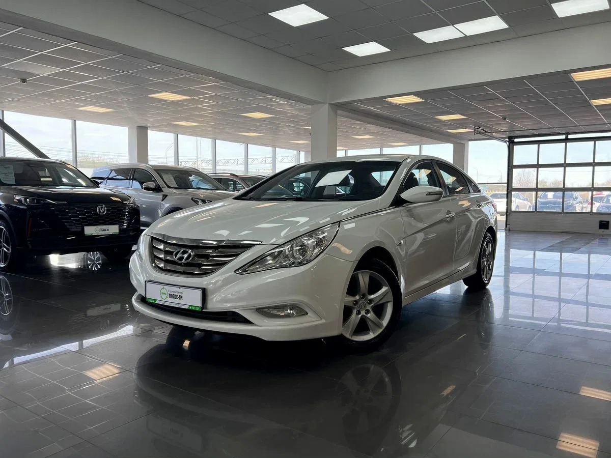 Hyundai Sonata VI (YF)