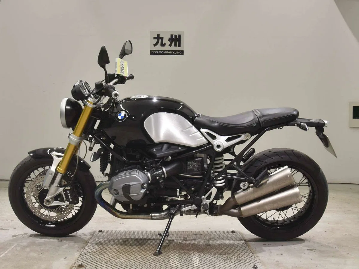 BMW R nine T