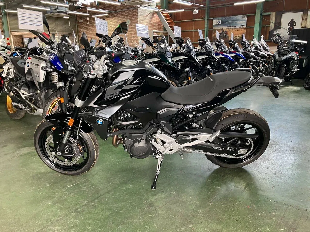 BMW F 900 R