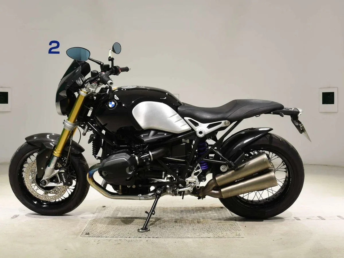 BMW R nine T