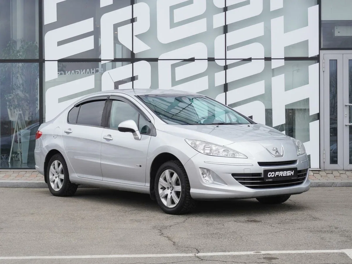 Peugeot 408 I