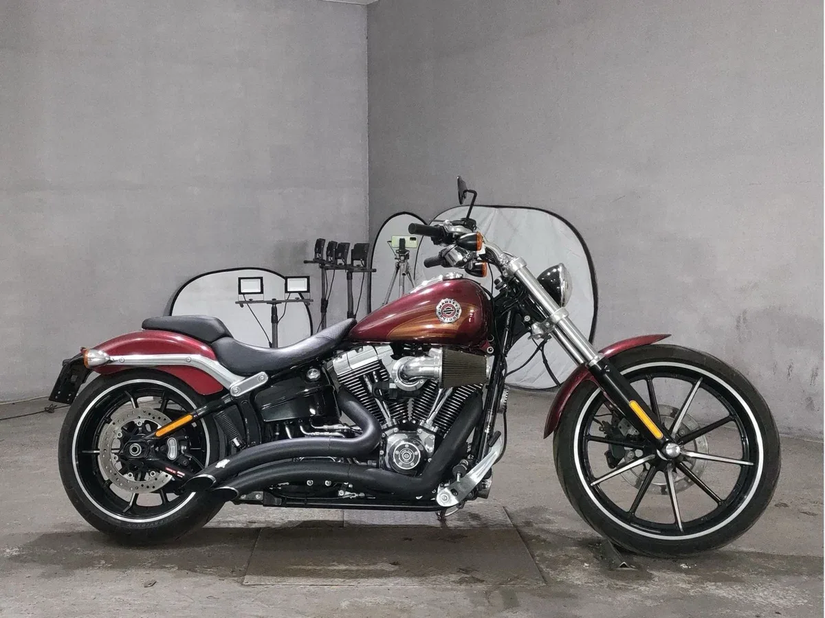 Harley-Davidson Breakout