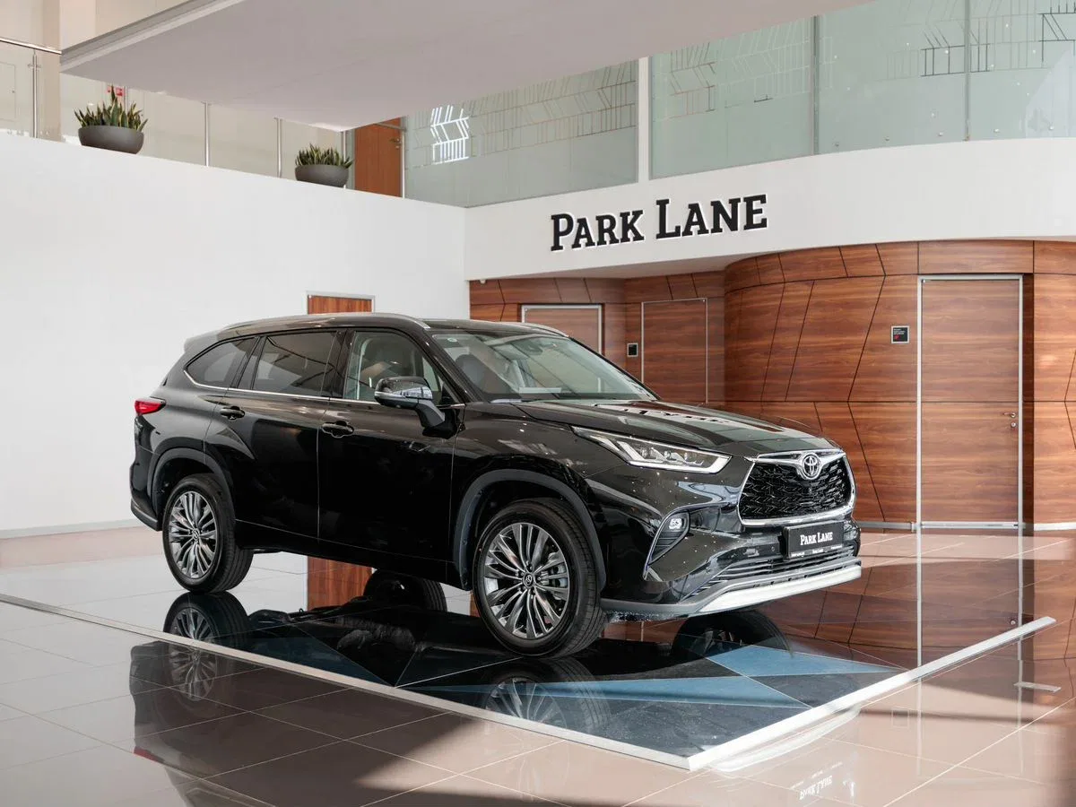 Toyota Highlander IV (U70)
