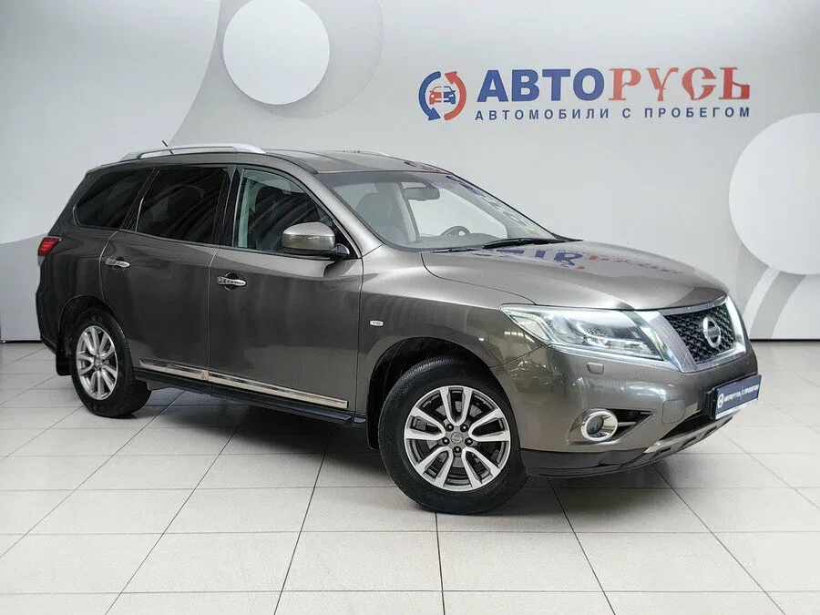 Nissan Pathfinder IV