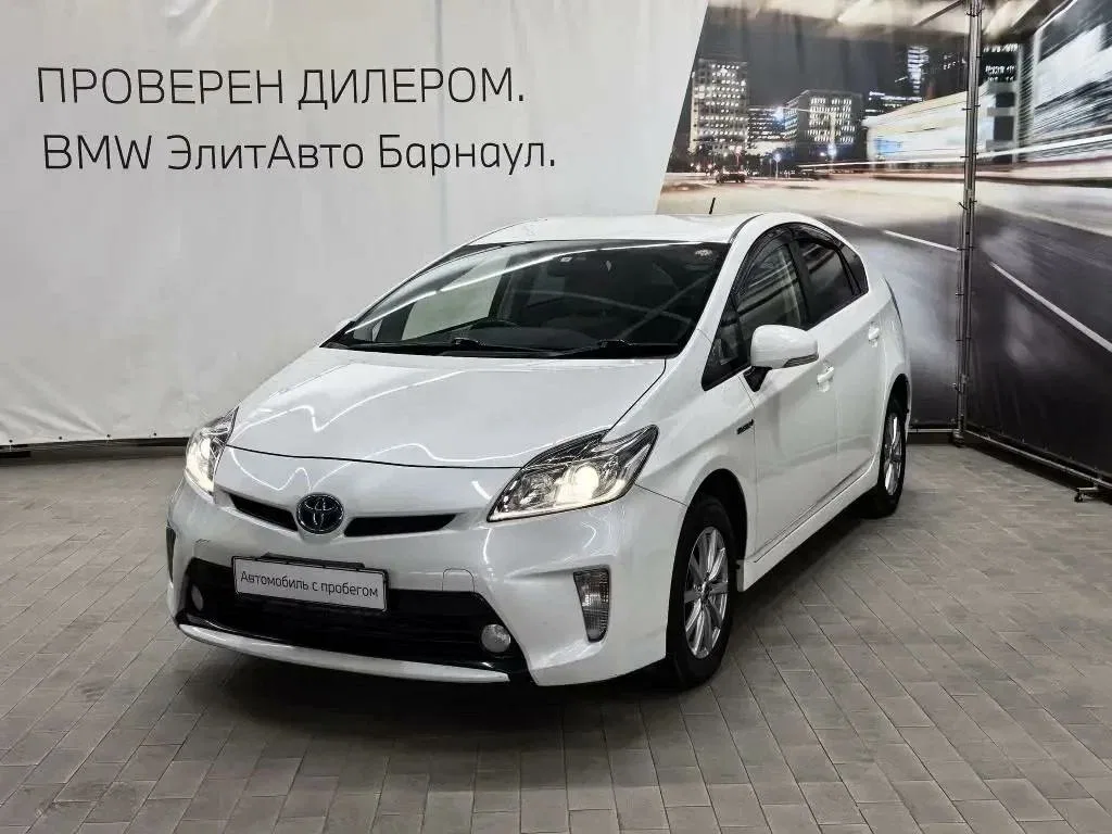 Toyota Prius III Рестайлинг (XW30)