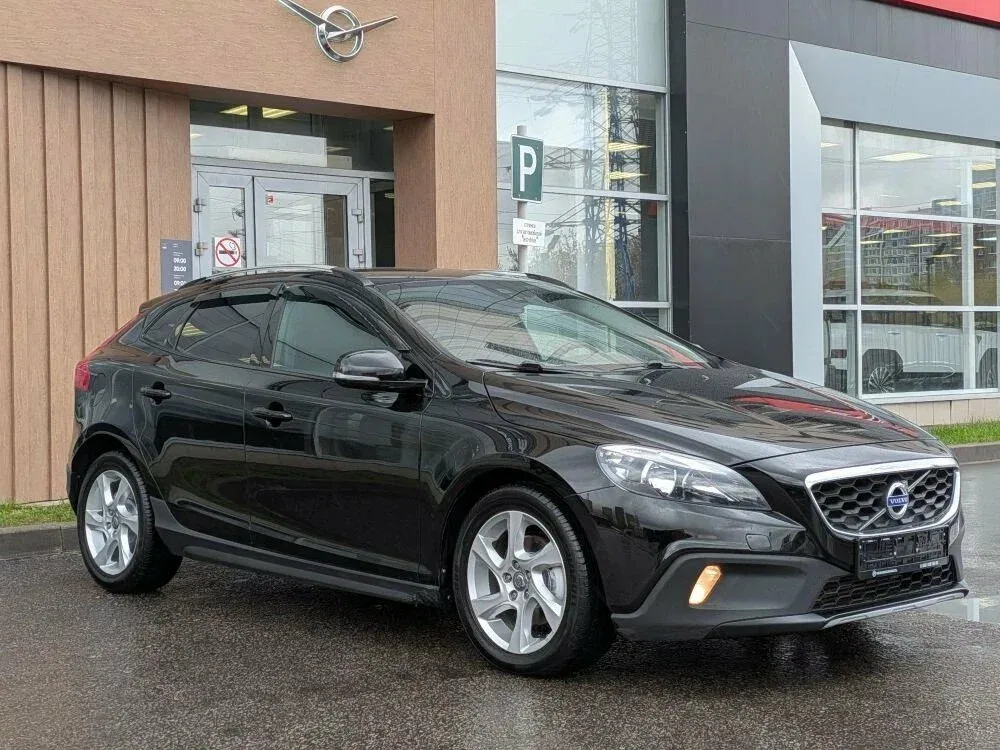 Volvo V40 II