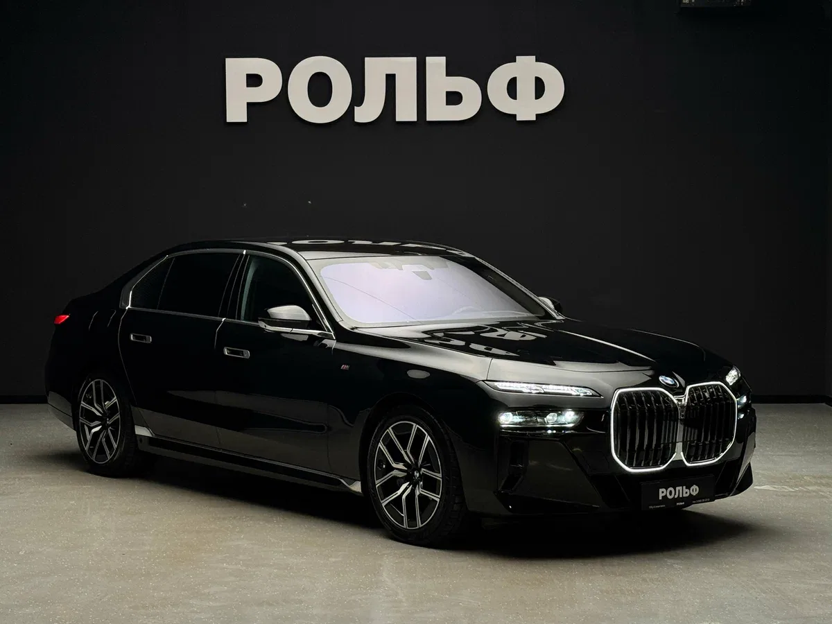 BMW 7 серии VII (G70)