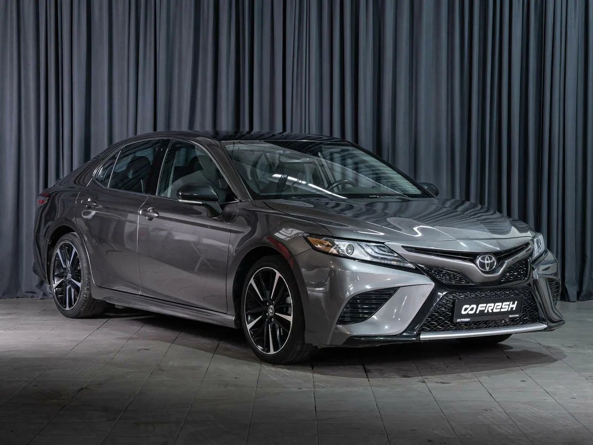 Toyota Camry VIII (XV70)