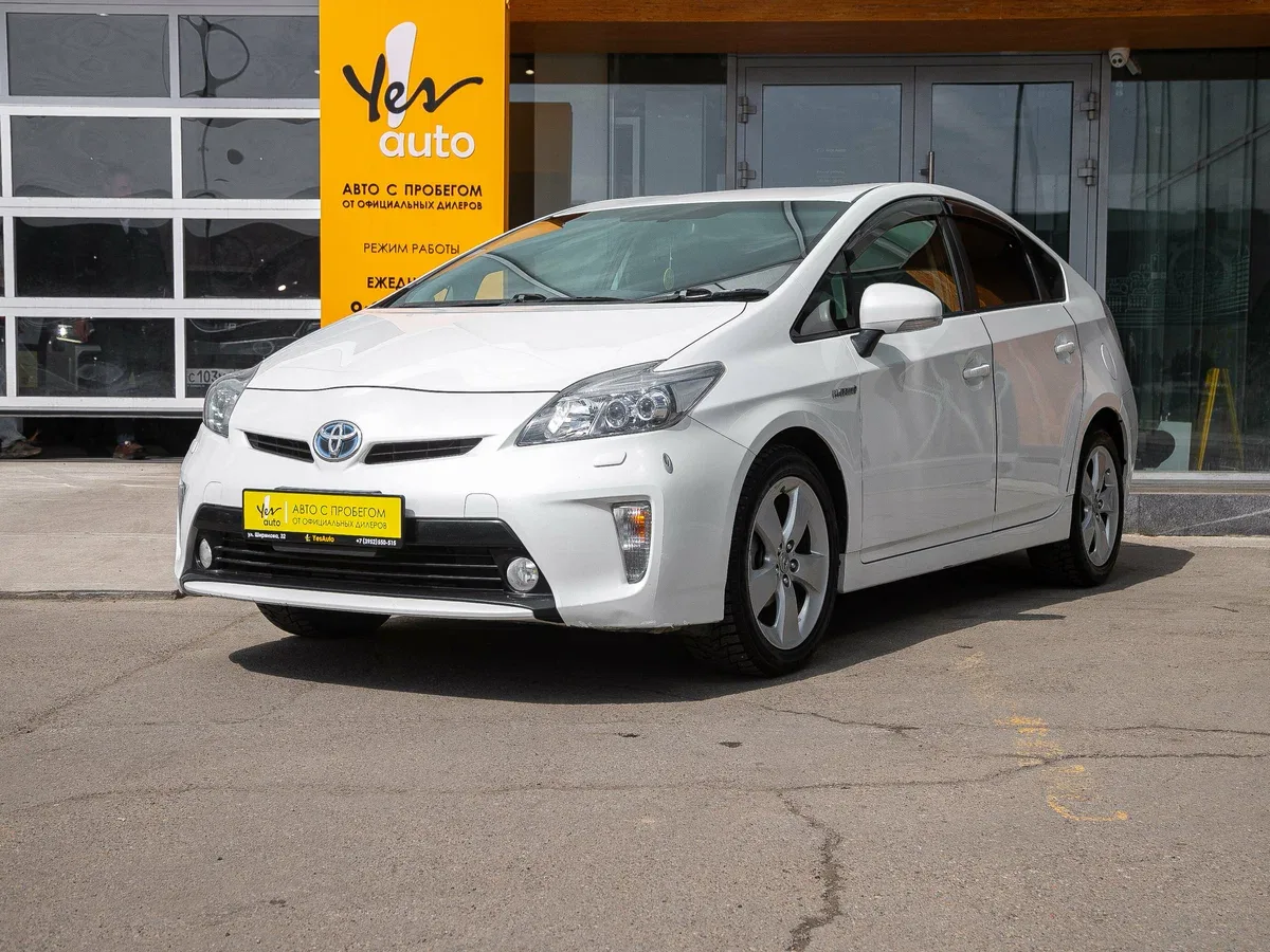 Toyota Prius III Рестайлинг (XW30)