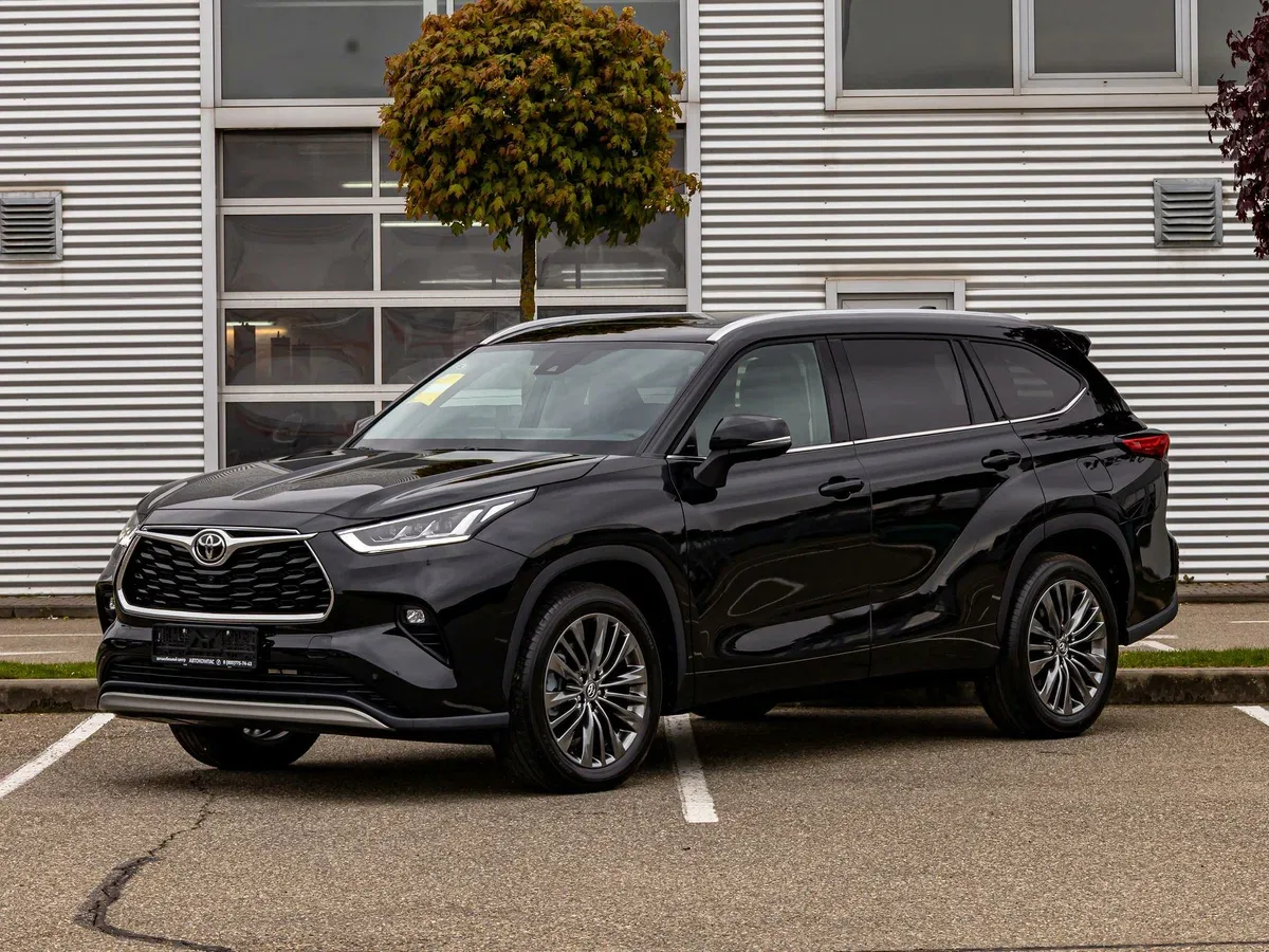 Toyota Highlander IV (U70)