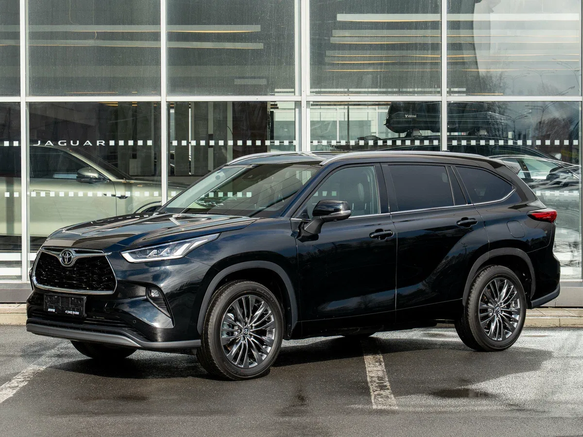 Toyota Highlander IV (U70)