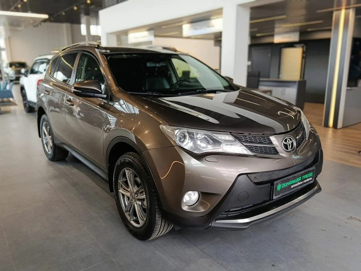 Toyota RAV4 IV (XA40)