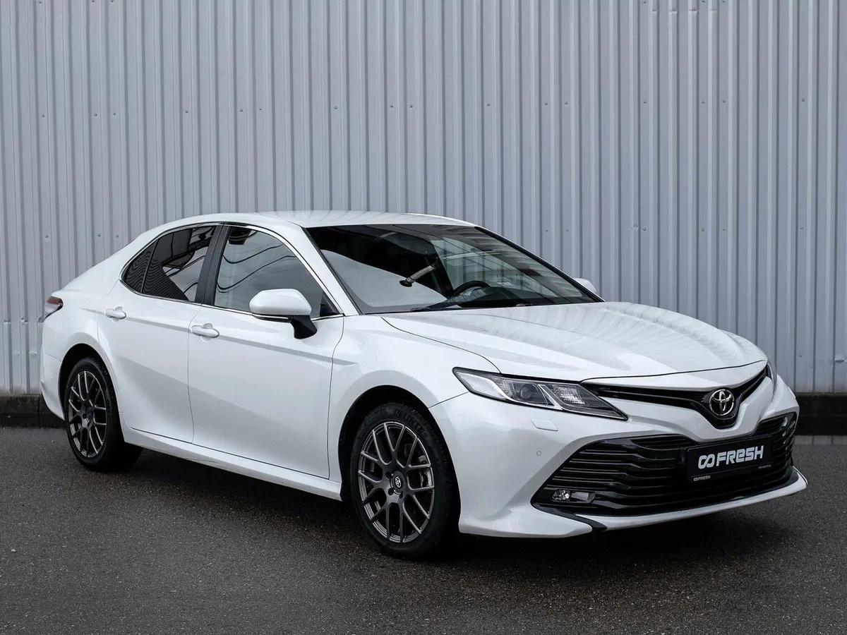 Toyota Camry VIII (XV70)