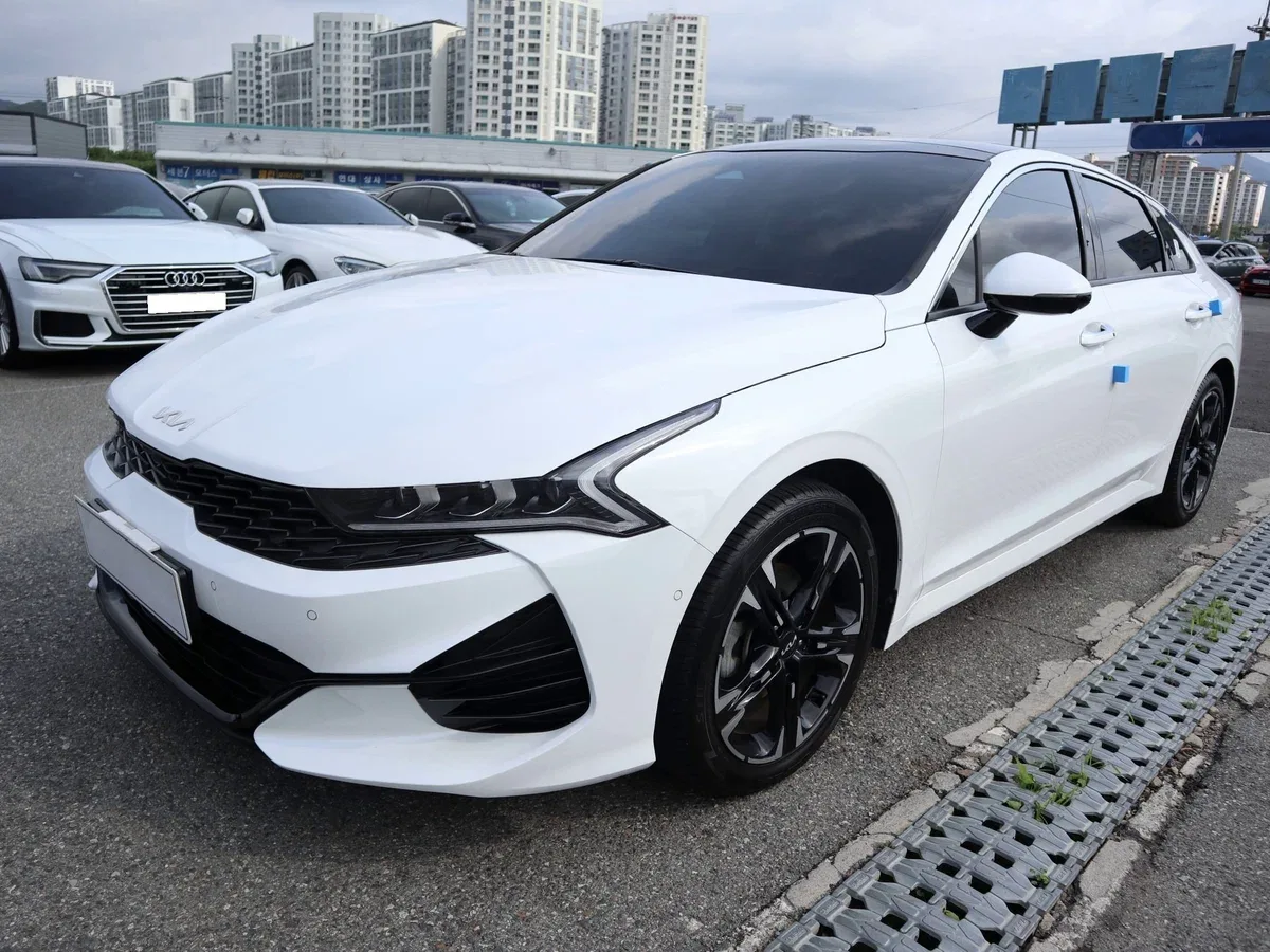 Kia K5 III
