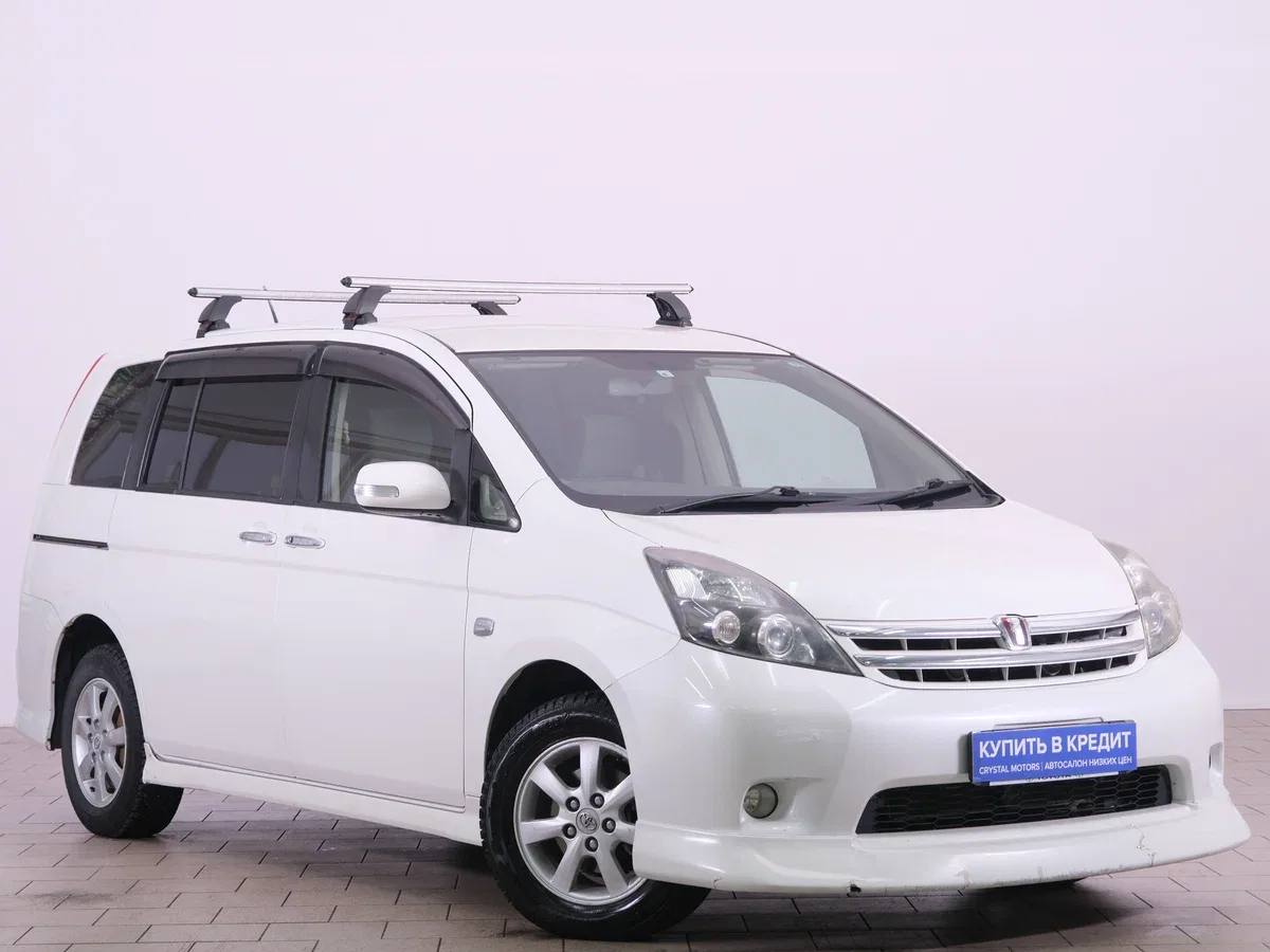 Toyota ISis I Рестайлинг