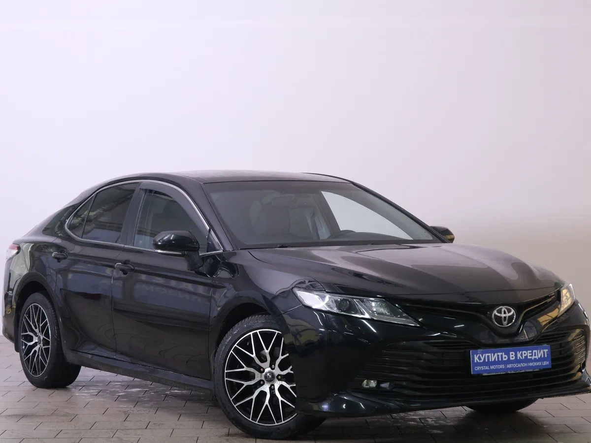 Toyota Camry VIII (XV70)