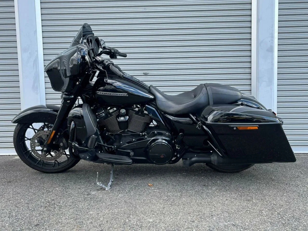 Harley-Davidson Street Glide Special