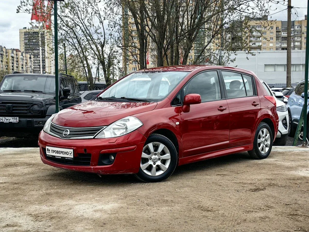 Nissan Tiida I