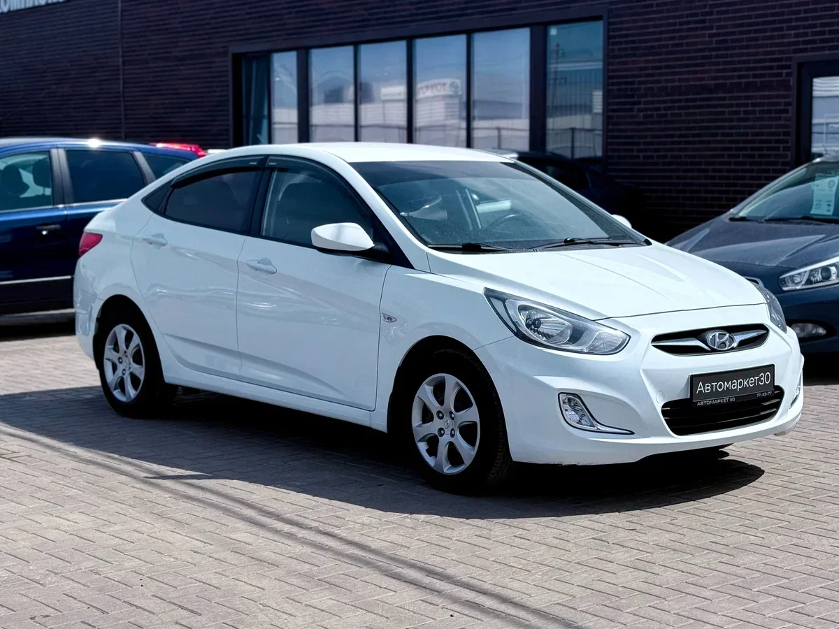 Hyundai Accent IV