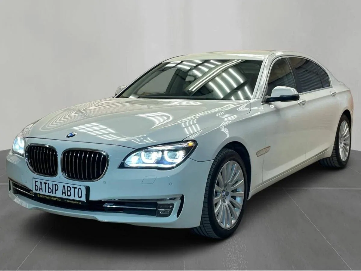 BMW 7 серии V (F01/F02/F04) Рестайлинг