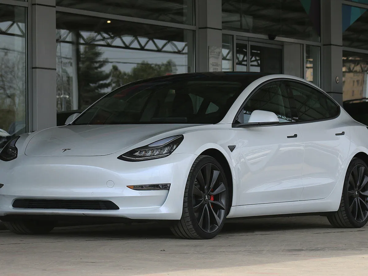 Tesla Model 3 I