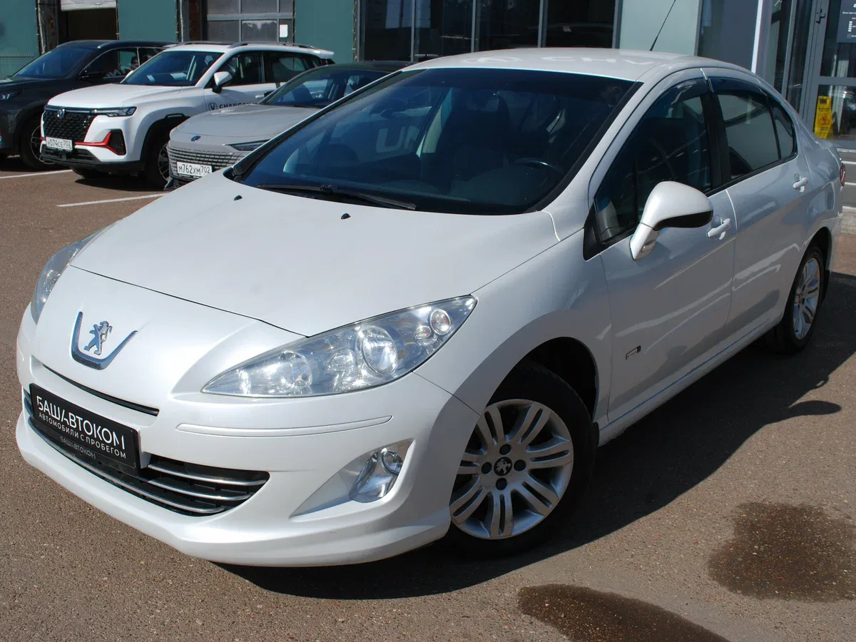 Peugeot 408 I