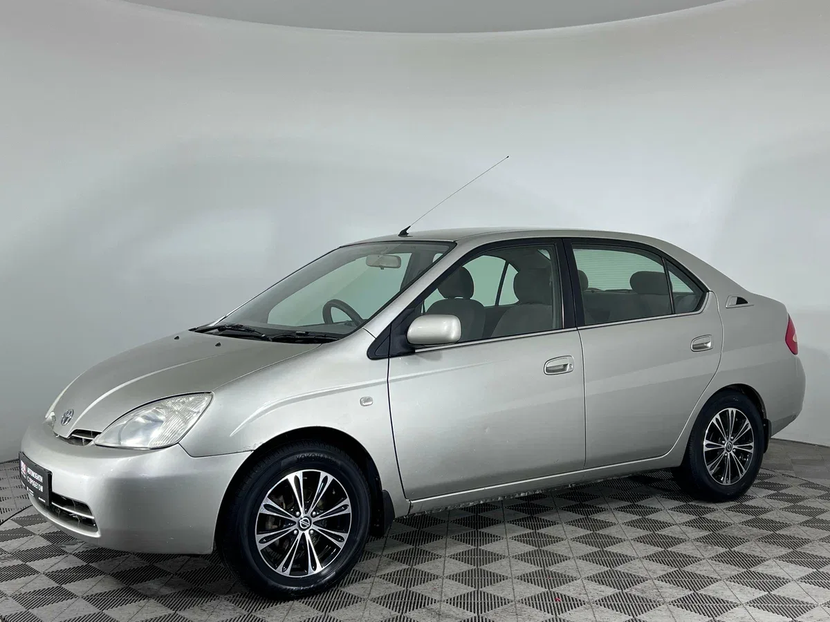 Toyota Prius I Рестайлинг (XW10)